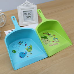 2元店日用小百貨熱銷探秘 從義烏國際商貿(mào)城看灰斗簸箕的批發(fā)新趨勢